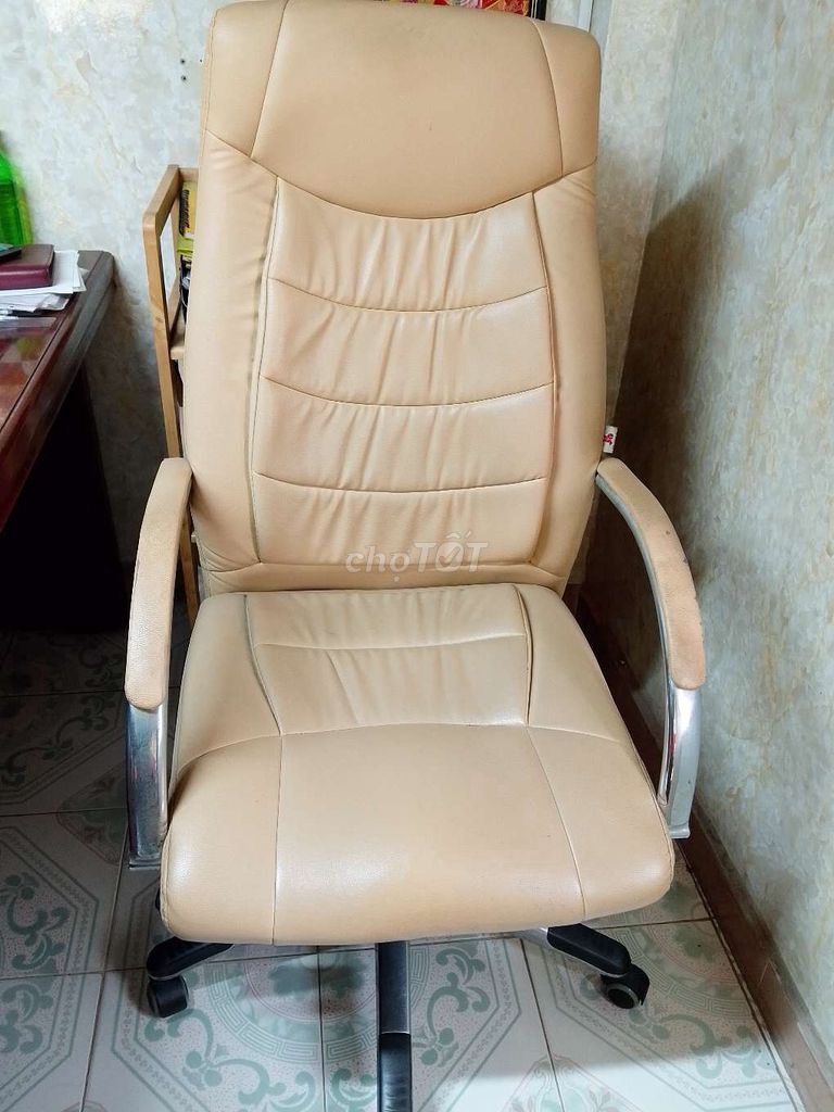 Ghế giám đốc Da Kem Còn tốt. Mua bán Đồ dùng văn phòng tại Quận 11 Tp Hồ Chí Minh được đăng bởi CTY TNHH MTV HÒA PHÚ THANH hình 1