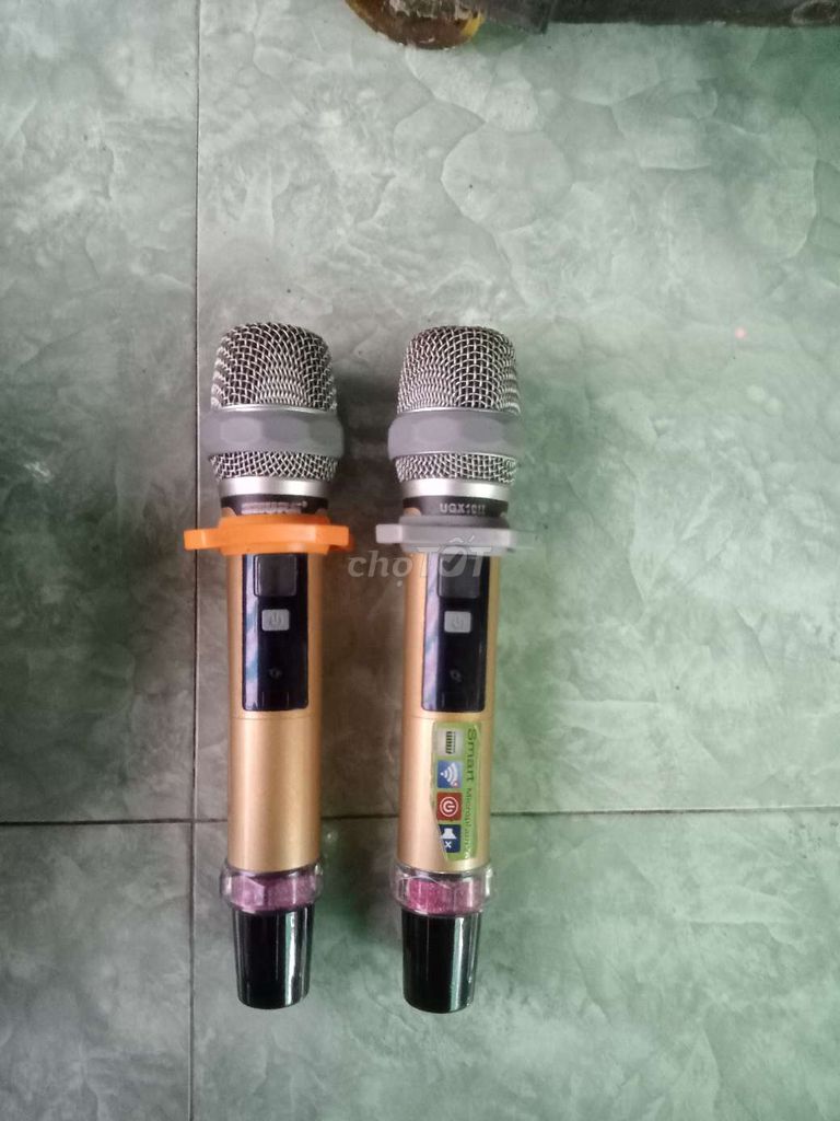 Micro không dây UGX10 Vàng đồng Karaoke. Mua bán Tivi, Âm thanh tại Huyện Giồng Trôm Bến Tre được đăng bởi Luan Nguyen hình 1