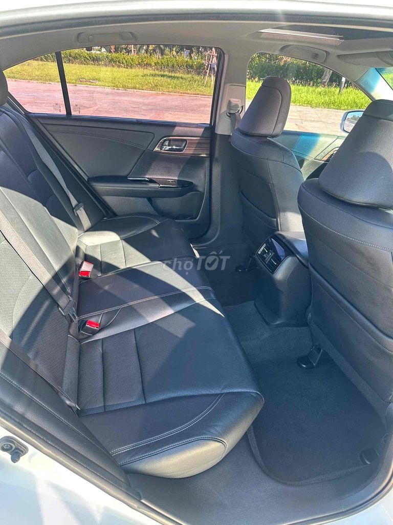 Honda Accord 2017 2.4 AT. Mua bán Ô tô tại Quận Cẩm Lệ Đà Nẵng được đăng bởi Nguyễn Duy hình 11