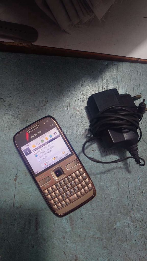 Nokia E72 Vàng đồng Đã sử dụng. Mua bán Điện thoại tại Quận Bình Tân Tp Hồ Chí Minh được đăng bởi Shop đồ cũ hình 1