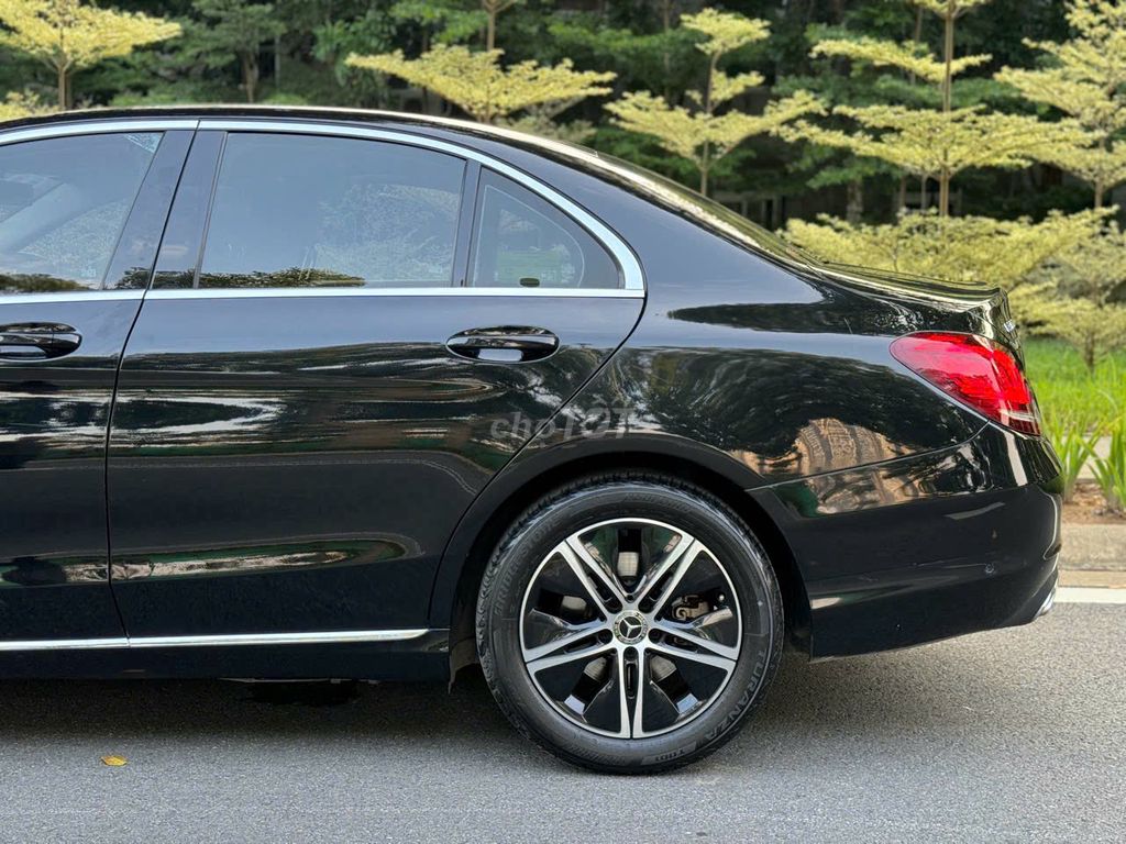 Mercedes Benz 2020 C180 - 50000 km. Mua bán Ô tô tại Quận Thanh Xuân Hà Nội được đăng bởi Nguyễn Tuấn Hoàng hình 2
