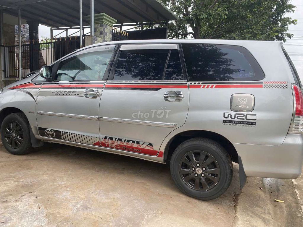 Xe gia đình Toyota Innova 7 chỗ 2009 màu bạc. Mua bán Ô tô tại Thị xã Bến Cát Bình Dương được đăng bởi anh Hồng hình 2