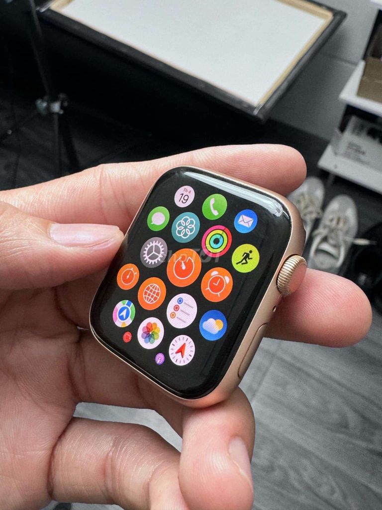 Applewatch S5-44mm Hồng Gold - Only Máy