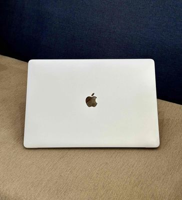 Macbook pro 2016 15in tuoch3 Core i7. Mua bán Laptop tại Thành phố Cà Mau Cà Mau được đăng bởi Thanh phong 