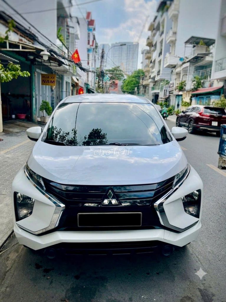 Mitsubishi Xpander MT 2019 белый, 1 владелец