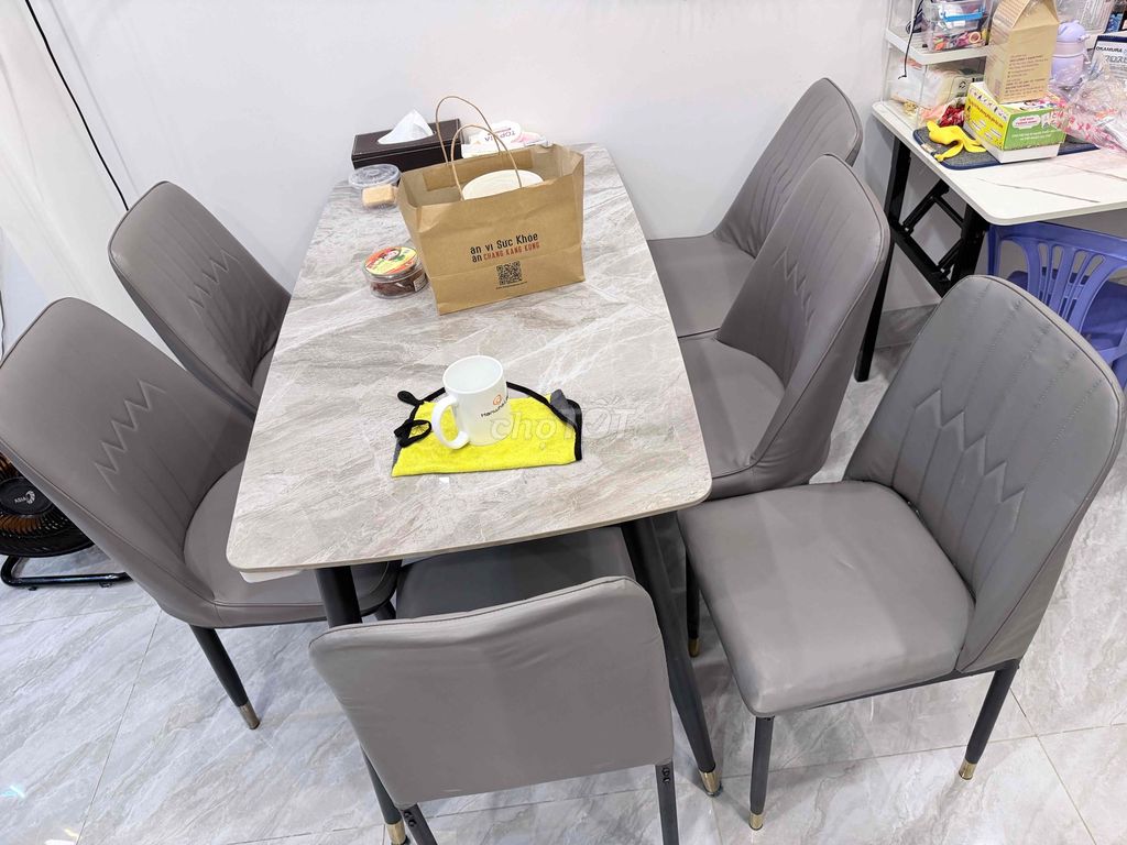 Bộ bàn ăn mặt đá 6 ghế Xám. Mua bán Bàn ghế tại Quận 8 Tp Hồ Chí Minh được đăng bởi Trâm Trâm hình 1