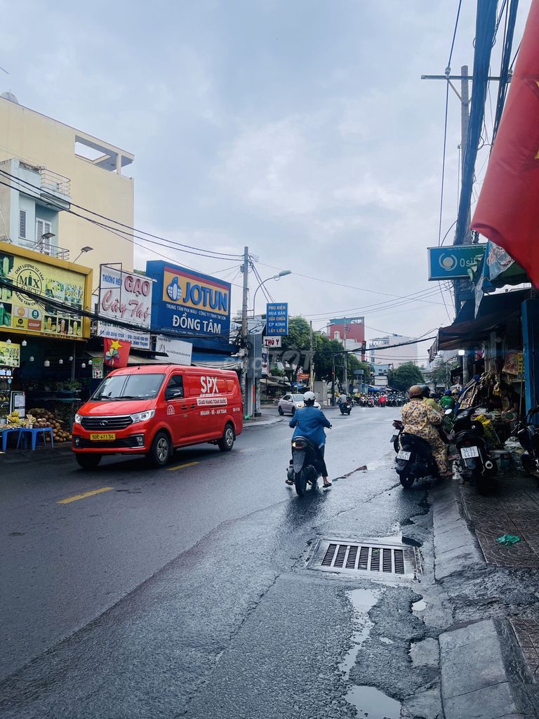 Bán Nhà MT Phan Văn trị Bình Thạnh,5x17,CN 320m2,4 tầng,,giá 10.9tỷ, 