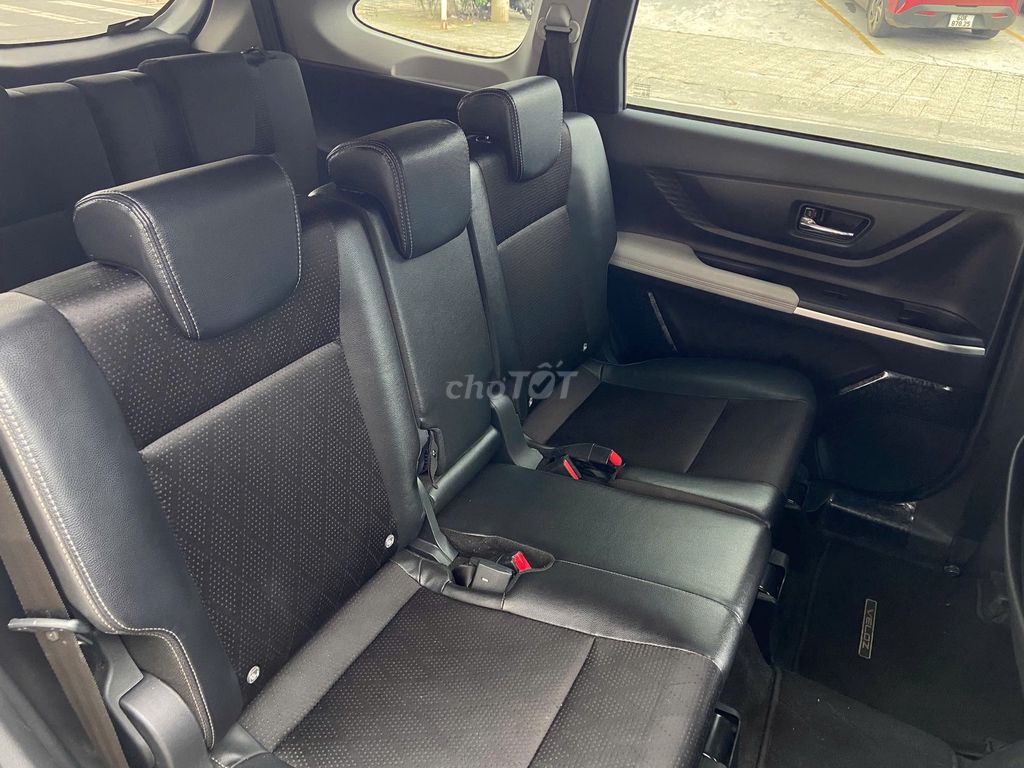 Toyota Veloz Cross 1.5 CVT 2024 Белый 7 мест