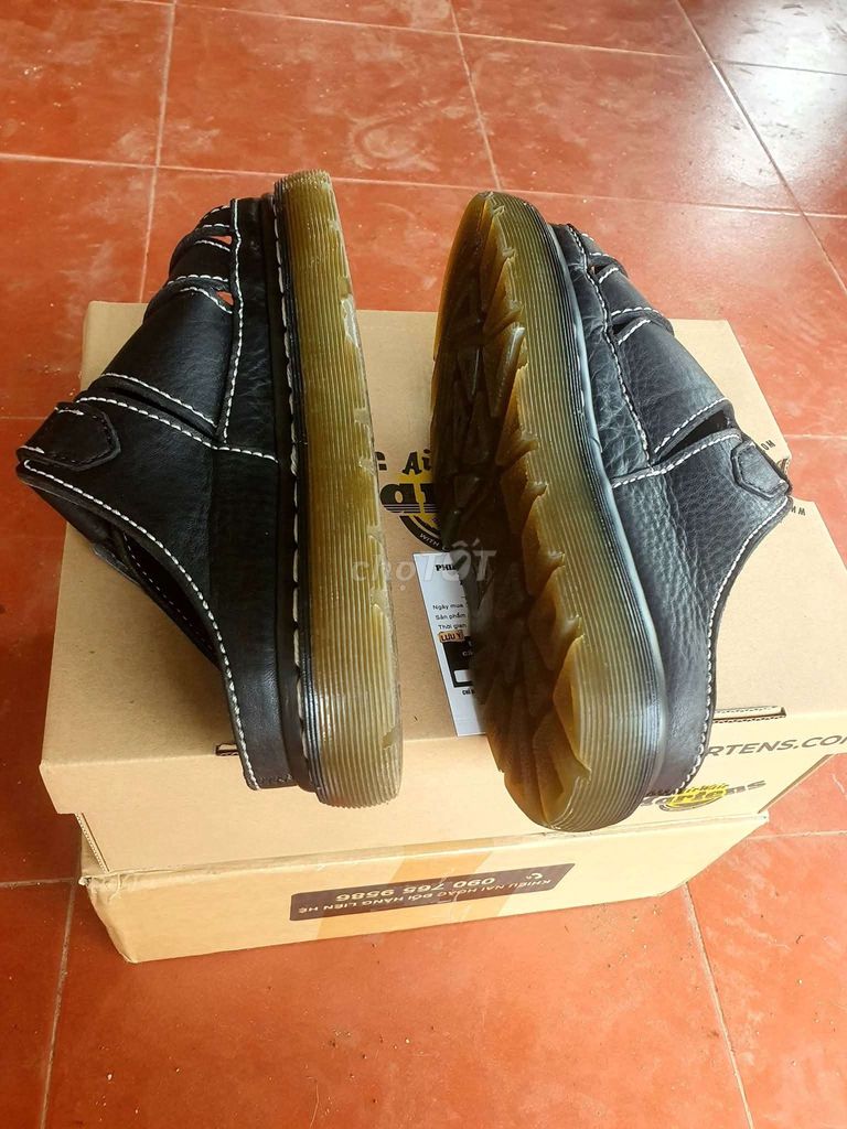 Dép Dr. Martens Nam Da size 39 99%. Mua bán Giày dép tại Huyện Châu Thành Hậu Giang được đăng bởi TvA hình 1