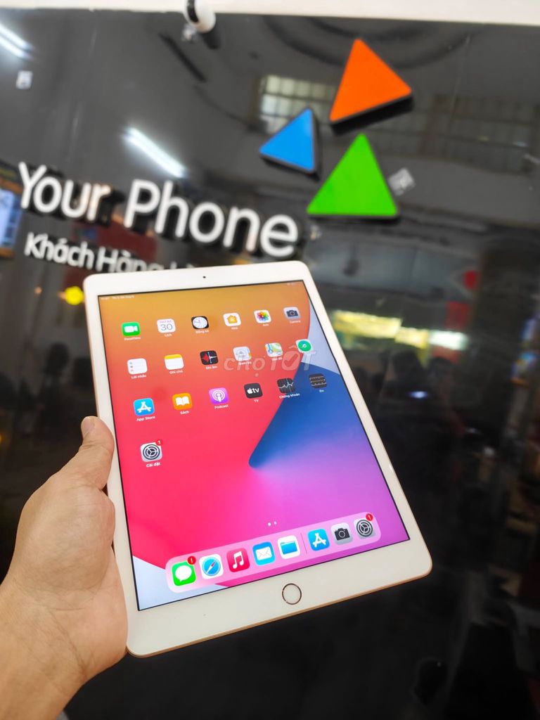 Apple iPad Gen 8 Vàng hồng99%. Mua bán Máy tính bảng tại Quận Hải Châu Đà Nẵng được đăng bởi Your Phone hình 1
