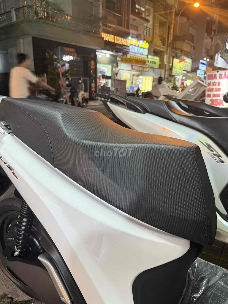 Xe máy điện VinFast Feliz Neo Trắng. Mua bán Xe điện tại Quận 10 Tp Hồ Chí Minh được đăng bởi Trịnh Huy Vũ hình 3