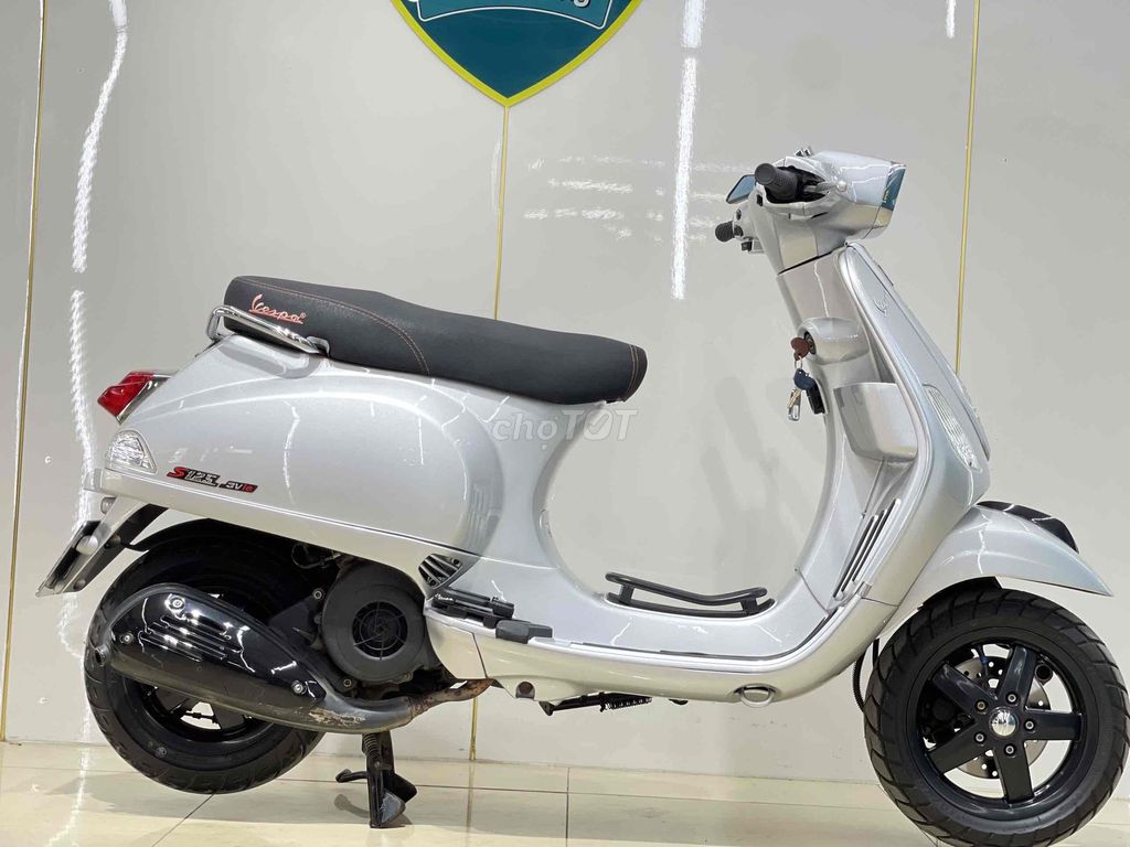 Vespa Sprint 125cc màu bạc. Mua bán Xe máy tại Quận 7 Tp Hồ Chí Minh được đăng bởi Thành hình 2