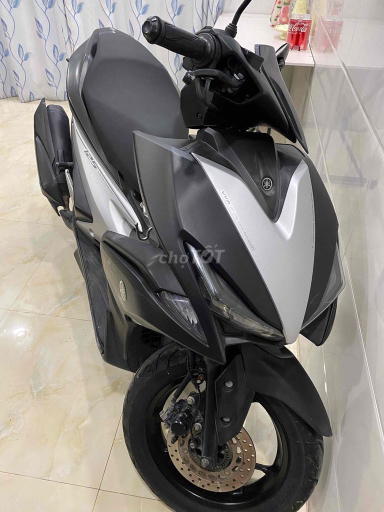 Yamaha NVX 125 2018 Черный, Серебристый