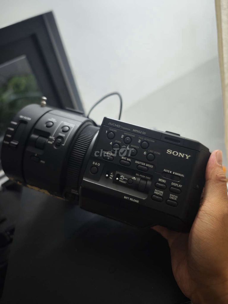 Máy quay phim chuyên nghiệp Sony Đen Đã sử dụng. Mua bán Máy ảnh, Máy quay tại Quận Bình Thạnh Tp Hồ Chí Minh được đăng bởi Tommy Nguyen hình 1