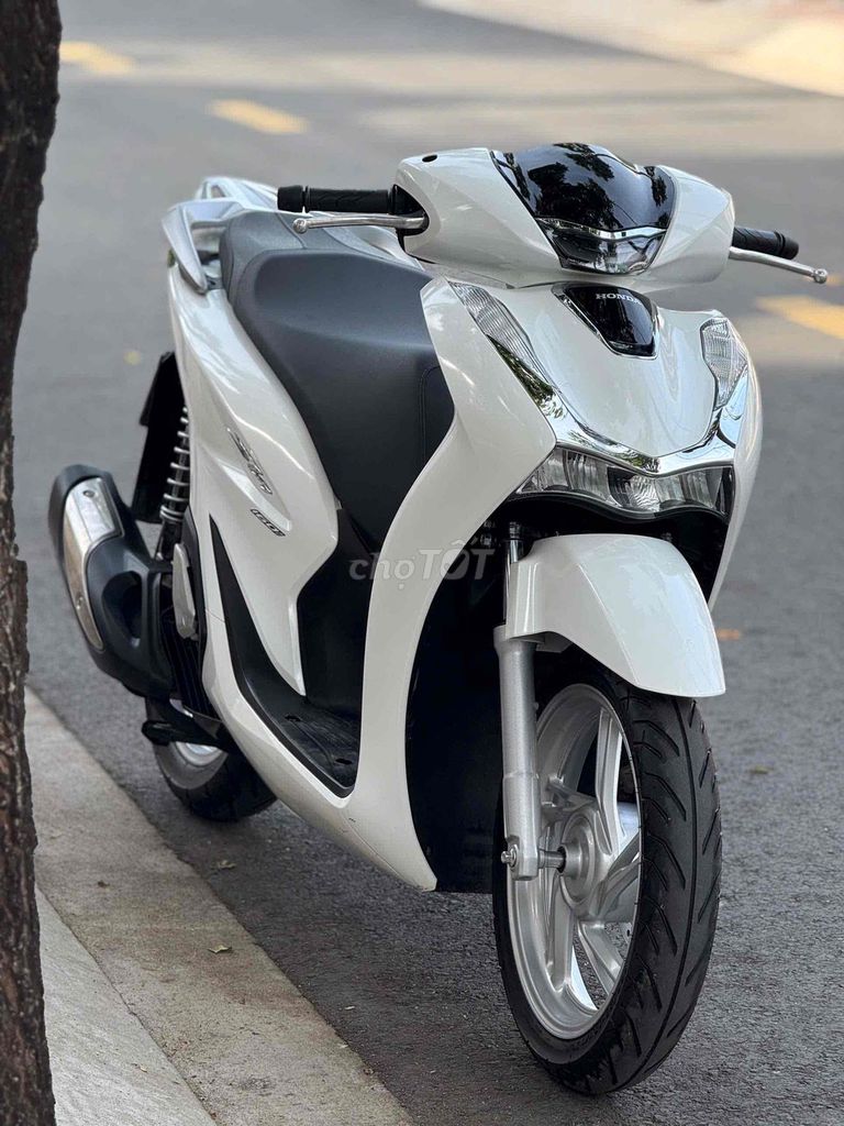 SH 160i 2024 TRẮNG LƯỚT ( CÓ ĐỔI XE GÓP ). Mua bán Xe máy tại Thành phố Thủ Đức Tp Hồ Chí Minh được đăng bởi Vũ Vũ hình 2