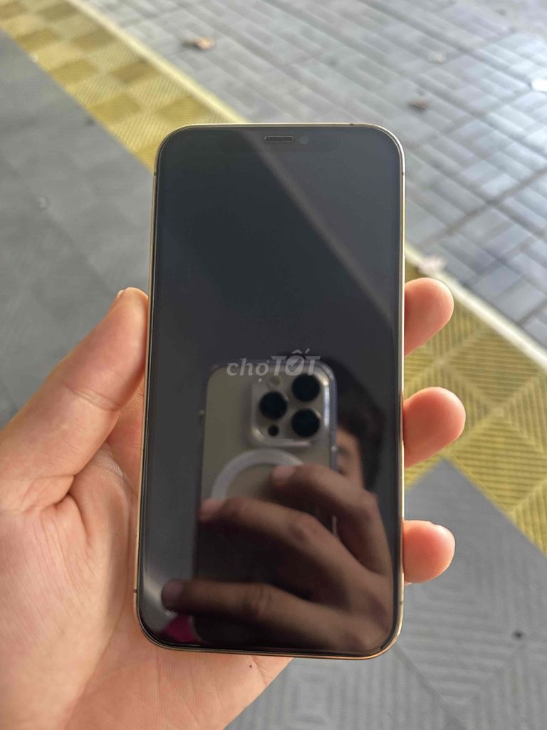 Apple iPhone 12 Pro 128GB Vàng. Mua bán Điện thoại tại Quận Liên Chiểu Đà Nẵng được đăng bởi Nhật hình 1