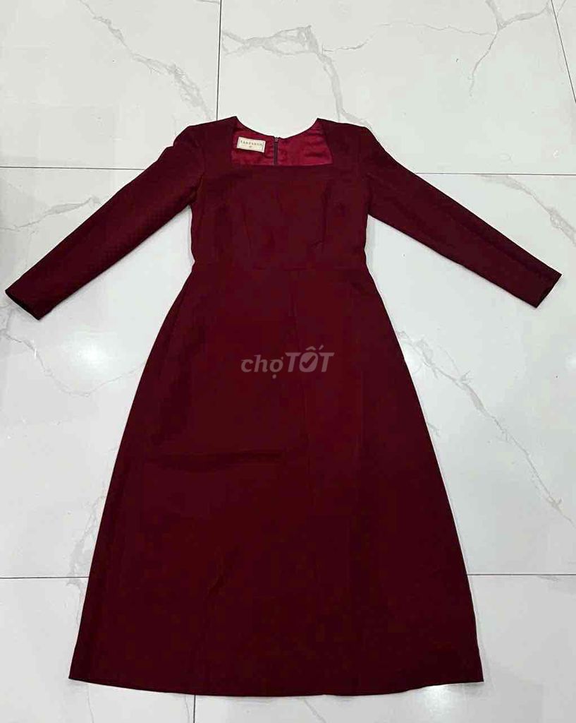Váy Nhung Nữ Đỏ Sang trọng. Mua bán Quần áo tại Quận Kiến An Hải Phòng được đăng bởi huong nguyen hình 1