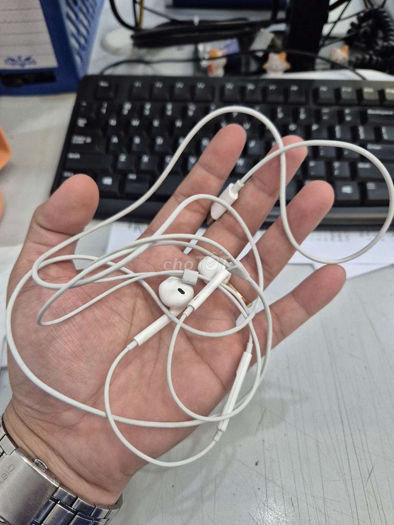 Tai nghe có dây Apple Trắng Mới. Mua bán Tivi, Âm thanh tại Thành phố Thuận An Bình Dương được đăng bởi kH79 hình 1