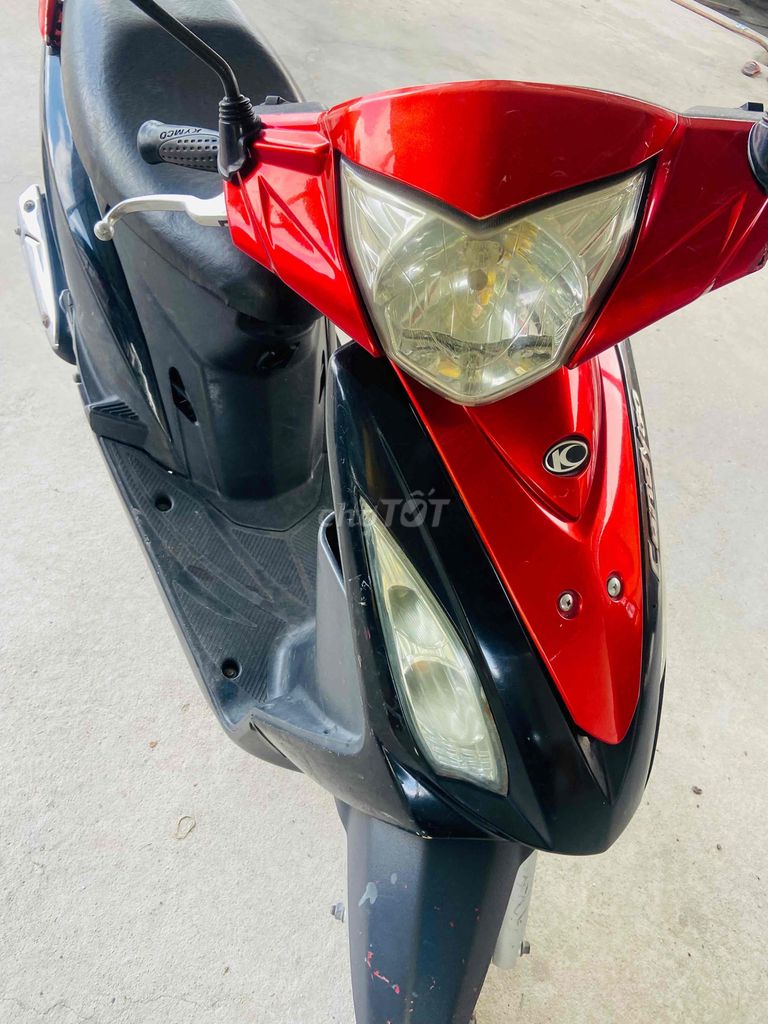 Kymco Candy 50 cc học sinh đi