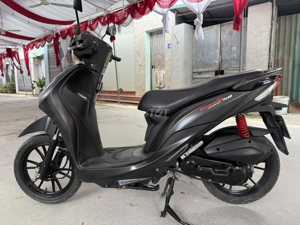 Скутер Kymco Candy Hermosa 50cc черный 3746 км
