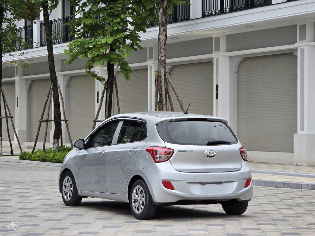 Hyundai Grand i10 2014 серебристый МКПП