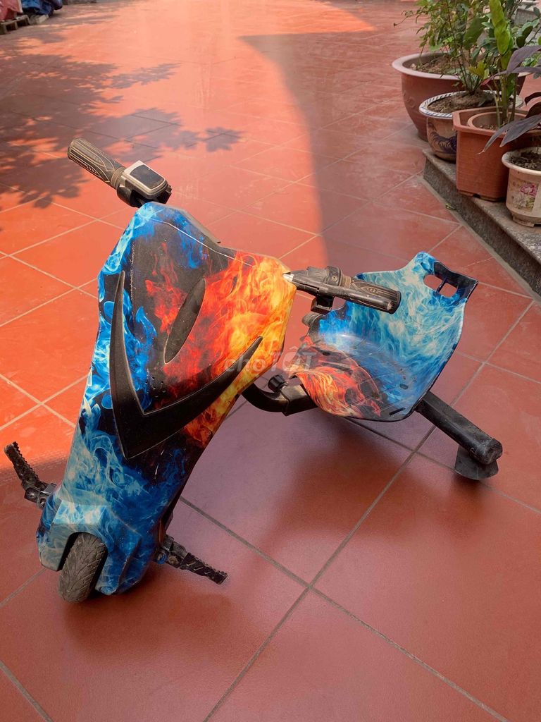 Xe Drift xoay 360 độ. Mua bán Mẹ và bé tại Huyện Gia Lâm Hà Nội được đăng bởi Nguyễn Quyết hình 1