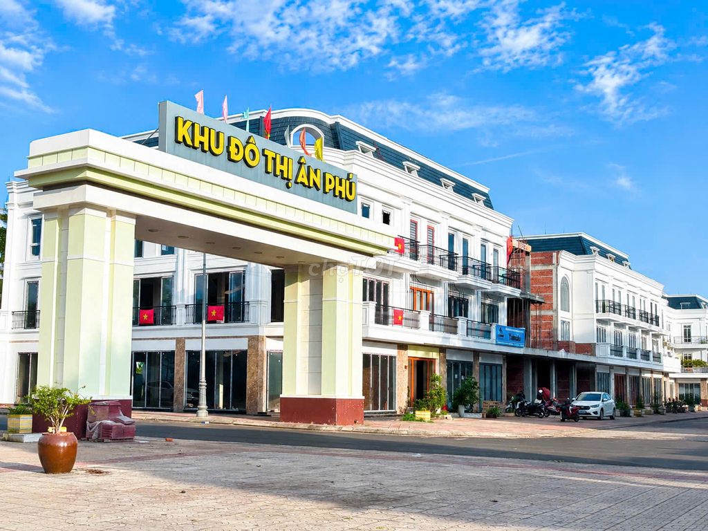 Bán nhà mặt tiền đường 32m khu đô thị Ân Phú