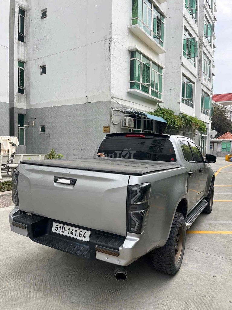 Isuzu Dmax Hilander 2022 Серый 85.000 км