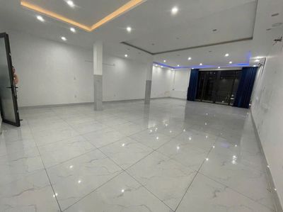 Rent · 2 bd · 130 м² · Quận Ngũ Hành Sơn, ул. Đường Hồ Xuân Hương