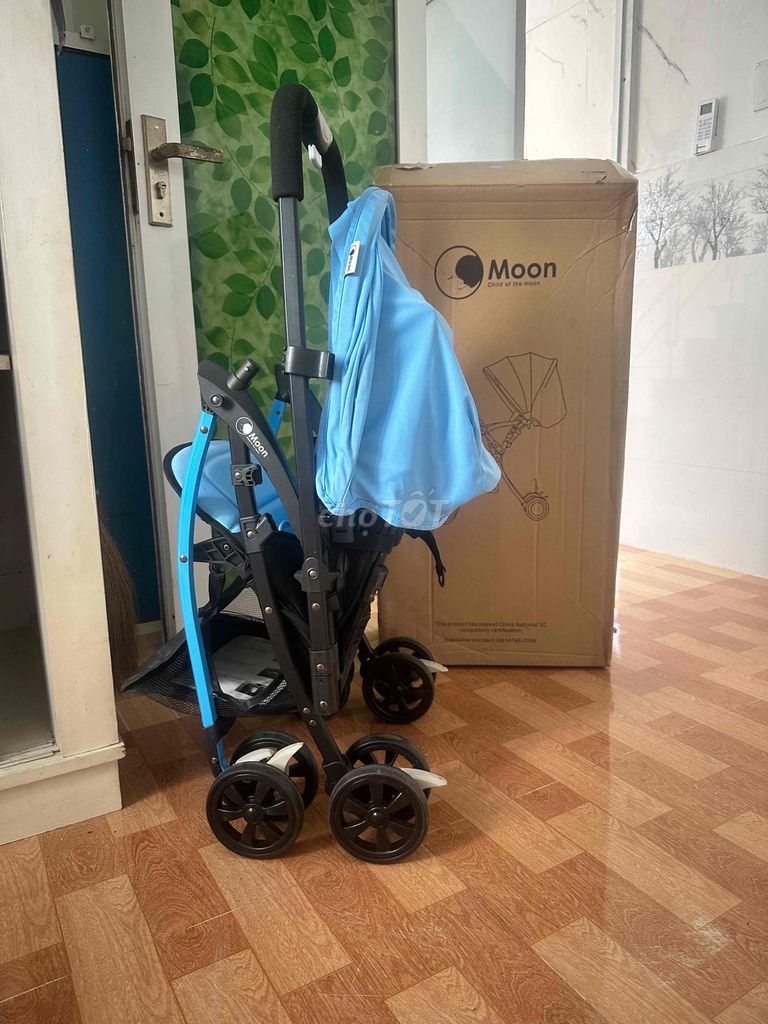Xe đẩy trẻ em Moon 2 chiều Xanh dương. Mua bán Mẹ và bé tại Quận Liên Chiểu Đà Nẵng được đăng bởi Đình Tuấn hình 1