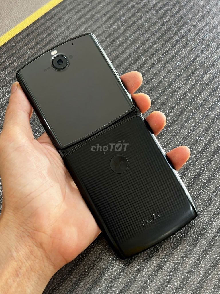Motorola Razr Đen hoài cổ bền bỉ huyền thoại. Mua bán Điện thoại tại Quận Thanh Khê Đà Nẵng được đăng bởi Vietphones Store 16 Kỳ Đồng hình 1