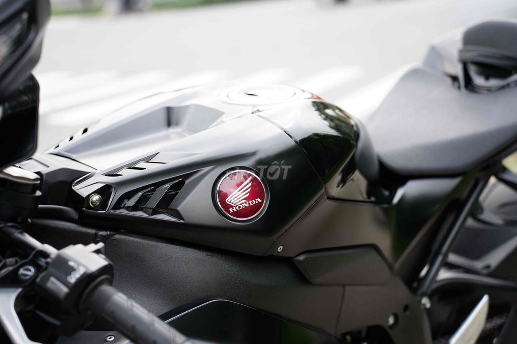 👦🏼🚦 HONDA CBR1000 RRR- FIREBLADE ODO 2K SIÊU LƯỚT. Mua bán Xe máy tại Thành phố Thủ Đức Tp Hồ Chí Minh được đăng bởi Thi Moto Thủ Đức hình 10