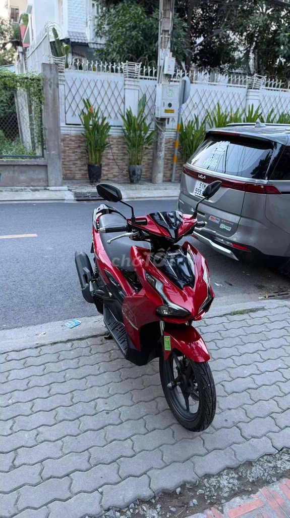 Honda Air Blade 125 2023 Красный 22000 км