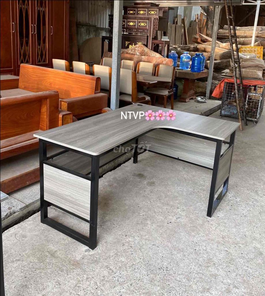 Bàn Học, Bàn Làm Việc Chữ L Có Yếm Che. Mua bán Bàn ghế tại Huyện Hóc Môn Tp Hồ Chí Minh được đăng bởi Nội Thất Giá Xưởng hình 1