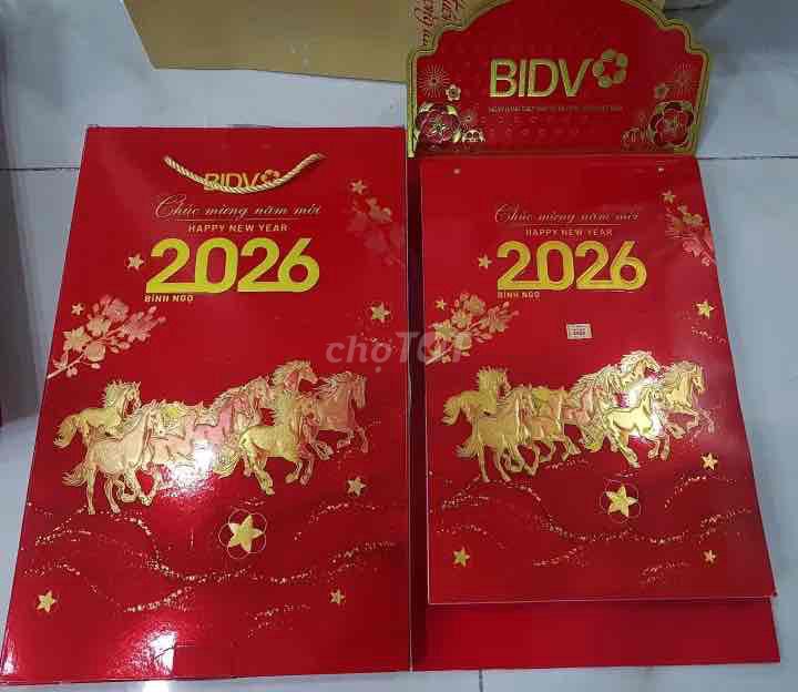 Lịch bloc BIDV 2026 Đỏ Siêu Đại mới nguyên hộp. Mua bán Nội thất, đồ gia dụng khác tại Quận Long Biên Hà Nội được đăng bởi Nguyễn Chương Hữu Thắng hình 1