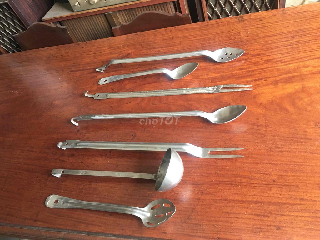 Bộ 7 món dụng cụ bếp  Mỹ xưa 196x