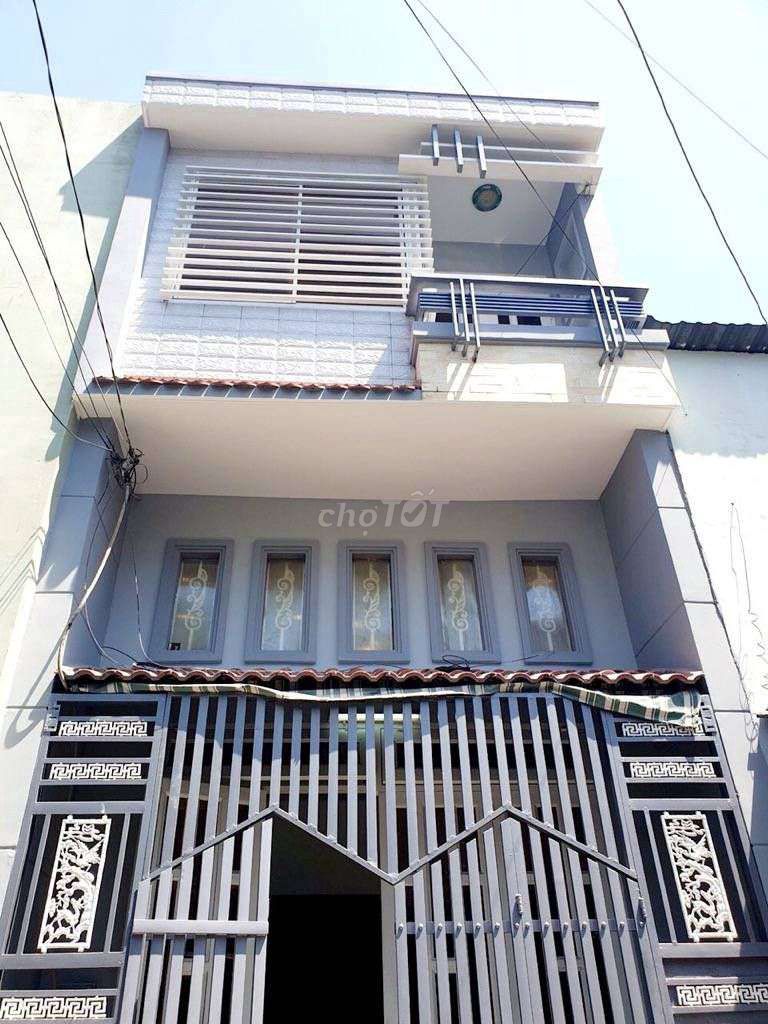 Nhà ngay góc Mã Lò và Lô Tư DTSD 75m2, hẻm oto tránh, sổ hồng riêng HC