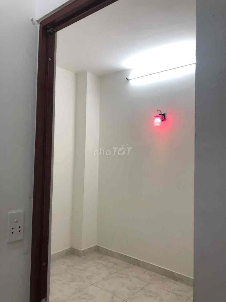 Аренда · 3 комн. · 28 м² · Quận 12, ул. Nguyễn Ảnh Thủ