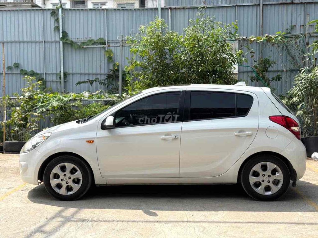 HUYNDAI I20 2011 TỰ ĐỘNG ,XE RẤT ĐẸP. Mua bán Ô tô tại Quận Bình Tân Tp Hồ Chí Minh được đăng bởi XUÂN DUY AUTO hình 4