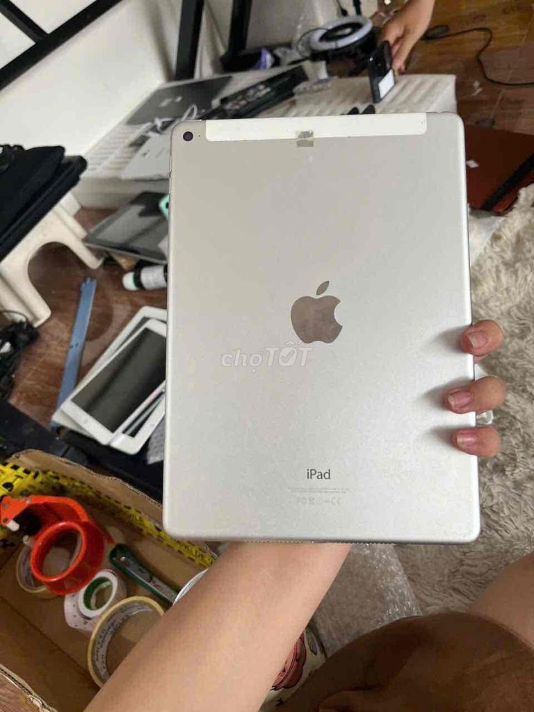 air2,16g,nứt kính nhẹ,ios15,sài wifi,pin trâu. Mua bán Máy tính bảng tại Thành phố Thủ Dầu Một Bình Dương được đăng bởi Phước Mobile hình 1