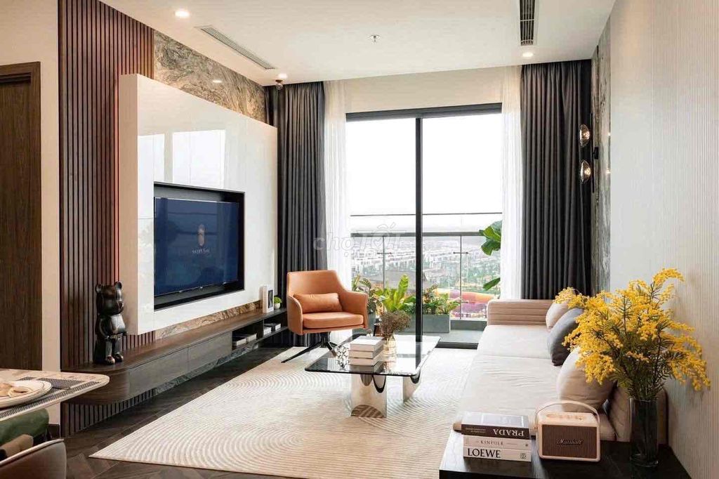 Ưu Đãi Lớn Nhất Năm Lên Tới 2 Tỷ, Tặng 12,5 Lượng Vàng, Nội Thất 400Tr