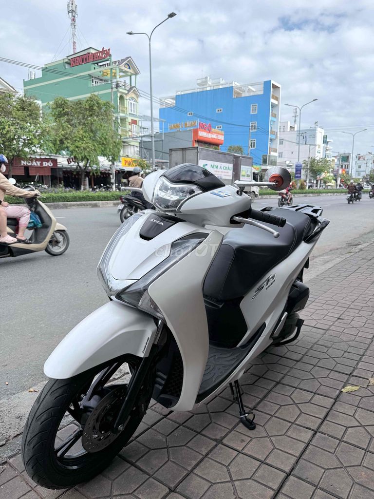 Honda SH 150 2017 Trắng. Mua bán Xe máy tại Quận Ninh Kiều Cần Thơ được đăng bởi Cửa hàng Hoà Hiệp II  hình 1
