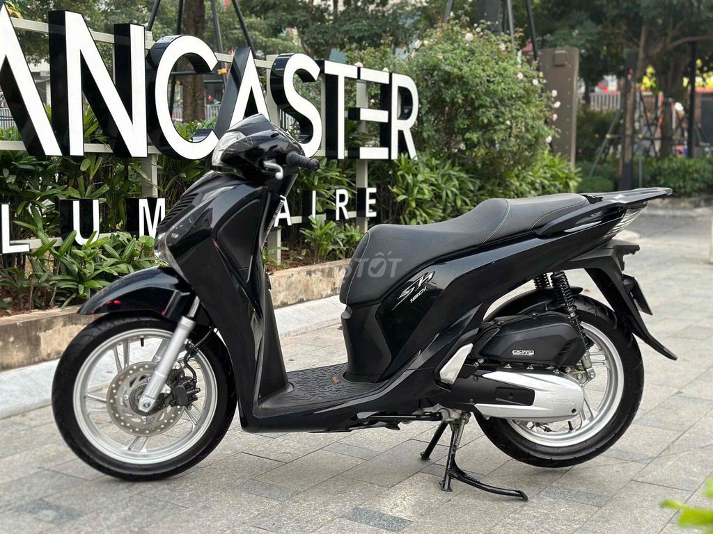Cần bán SH 150 ABS 2018 màu đen cực đẹp, cực chất. Mua bán Xe máy tại Quận Đống Đa Hà Nội được đăng bởi Xe Máy Vượng Trung hình 12