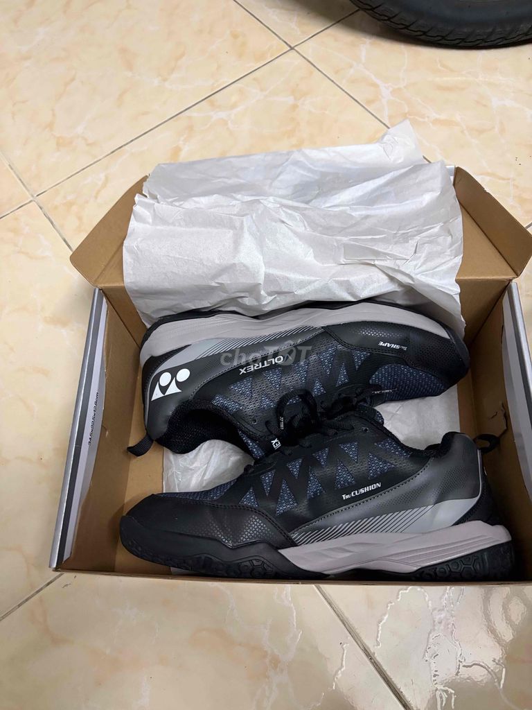 Giày cầu lông Yonex Voltrex đen size 44. Mua bán Giày dép tại Quận Ninh Kiều Cần Thơ được đăng bởi Lê Nguyên Khôi hình 1