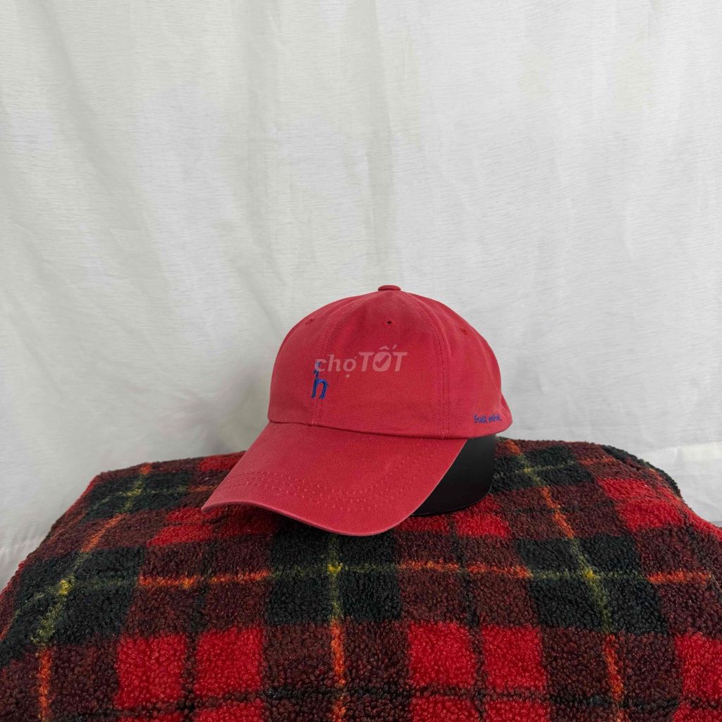 Mũ lưỡi trai Hazzyl Cotton Đỏ. Mua bán Phụ kiện thời trang khác tại Quận Ngũ Hành Sơn Đà Nẵng được đăng bởi Bạch Lê Hoàng hình 1