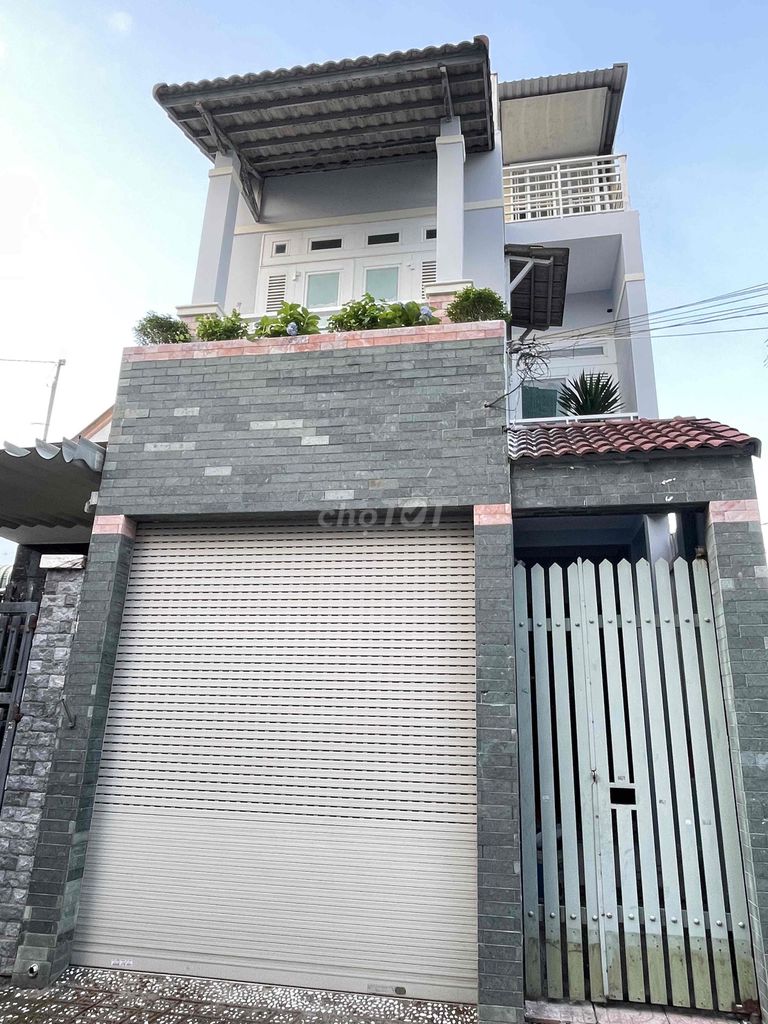 Chính chủ cần bán nhà  hẻm 805 đường Nguyễn Ái Quốc