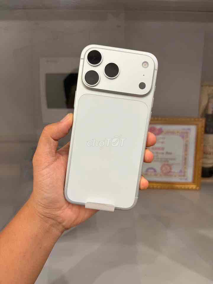 17 Pro Max 256GB Bạc Mới 100% Lock dùng như qte. Mua bán Điện thoại tại Quận Ninh Kiều Cần Thơ được đăng bởi Quý Mobile Cần thơ hình 1