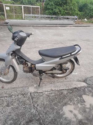 Xe máy màu Bạc máy êm chạy mạnh. Mua bán Xe máy tại Quận 12 Tp Hồ Chí Minh được đăng bởi Nguyễn Việt 