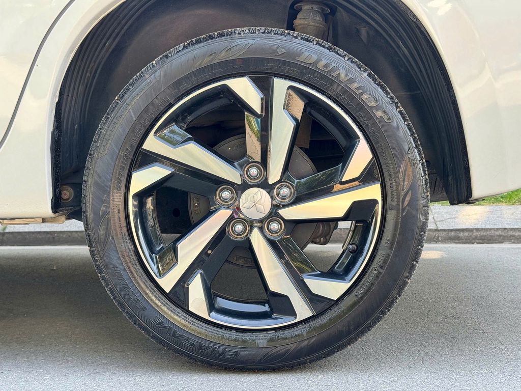 Mitsubishi Xpander Premium 2024. Mua bán Ô tô tại Quận Long Biên Hà Nội được đăng bởi Long Biên Cars hình 11