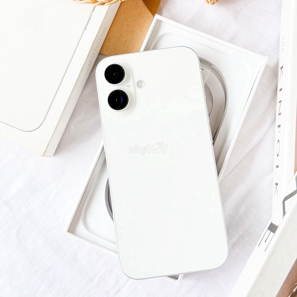 Apple iPhone 16 128GB Trắng. Mua bán Điện thoại tại Quận 3 Tp Hồ Chí Minh được đăng bởi Nguyễn Hữu Trọng (Hữu Trọng) hình 1